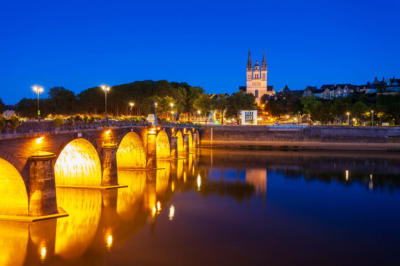 6 best town to stay in loire valley
